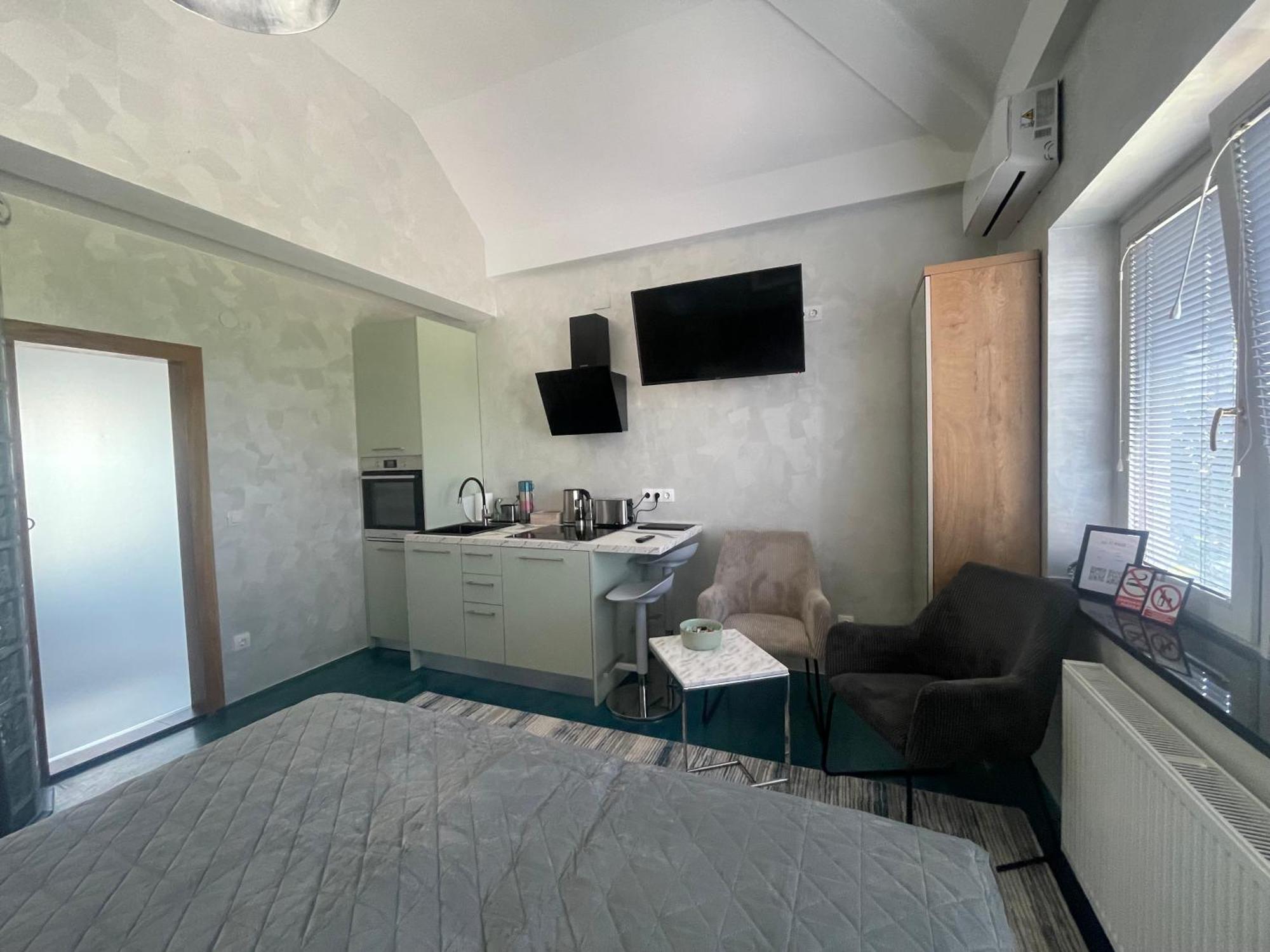 Tona - Miran Apartman - Parking - Samostalna Prijava Karlovac Bagian luar foto